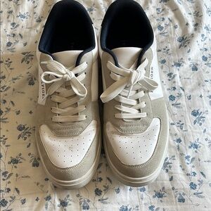 Tommy Hilfiger White and Tan Sneakers Classic Low-Top Design